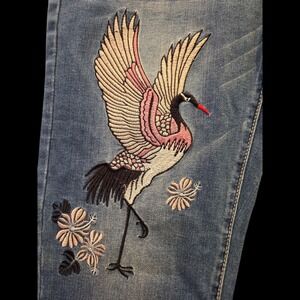 Embroidered Crane  Sz L 32W x 28L Mid Rise Skinny Jeans Denim brand CLASSY